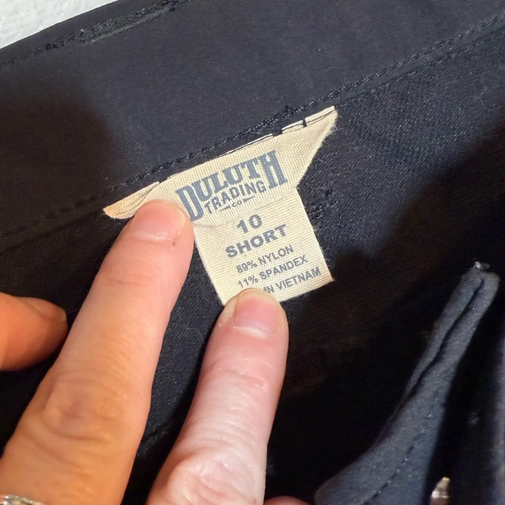 Duluth Trading Co Women's Black Zip Cargo Pocket Pants - Picture 2 of 8